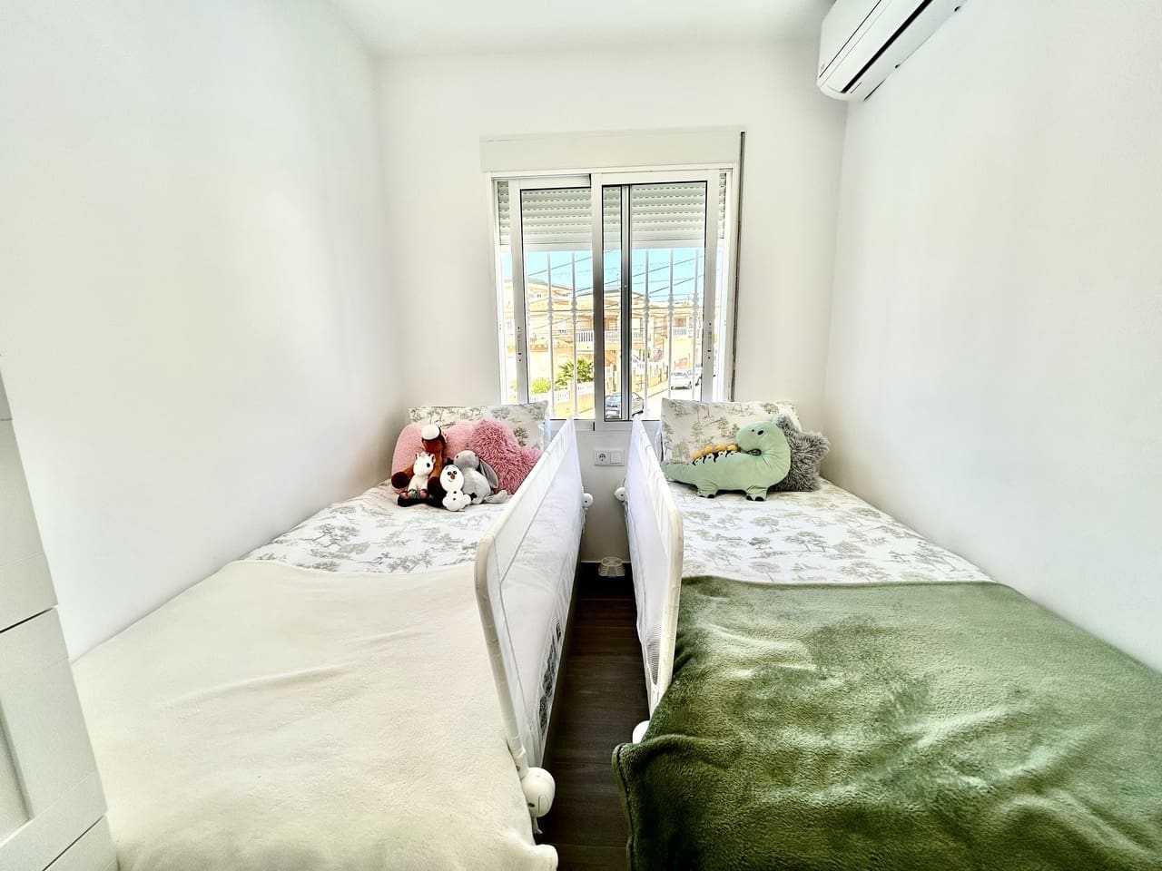 5 bedroom Villa for sale in Villamartin - € 459,000 (Ref: 9777765)