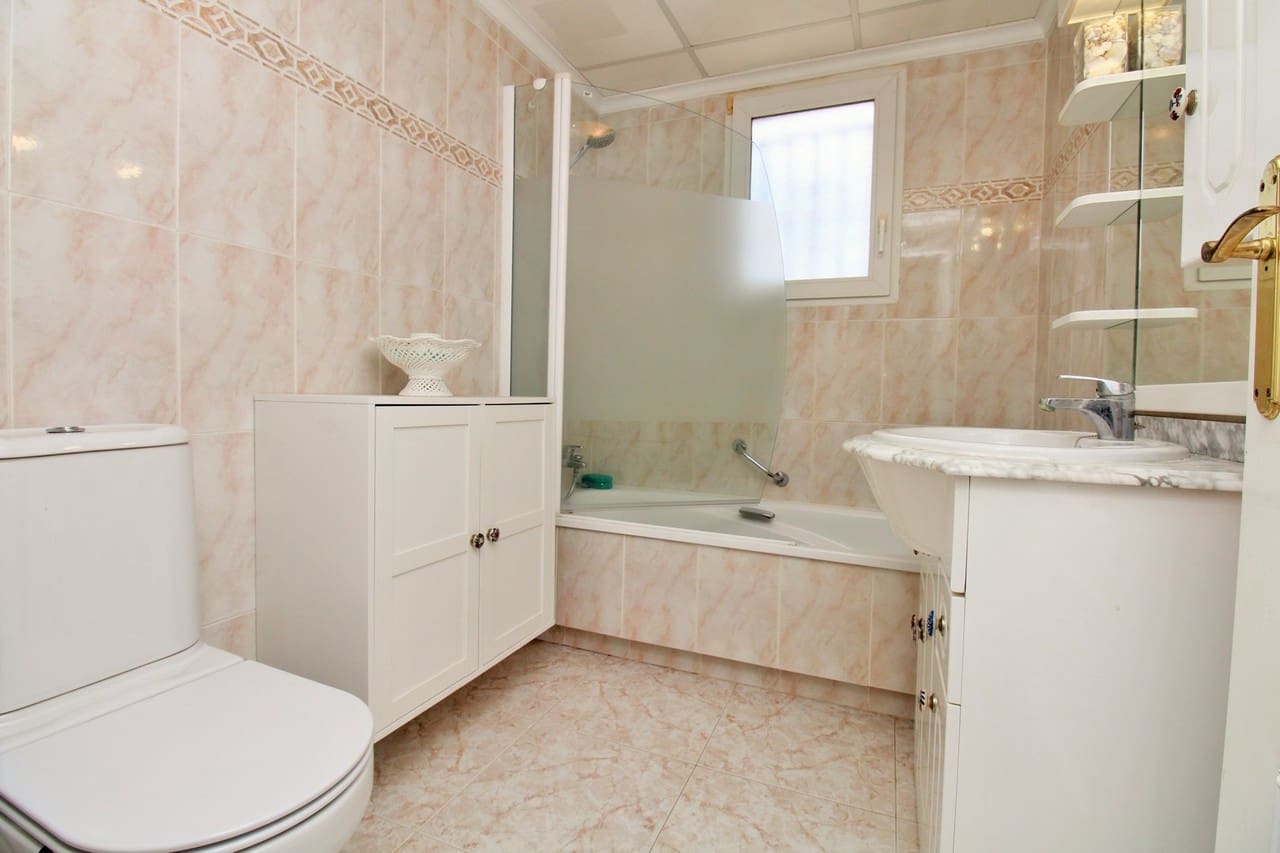 3 chambre Maison de Ville à vendre à Playa Flamenca avec piscine - 249 950 € (Ref: 9780247)