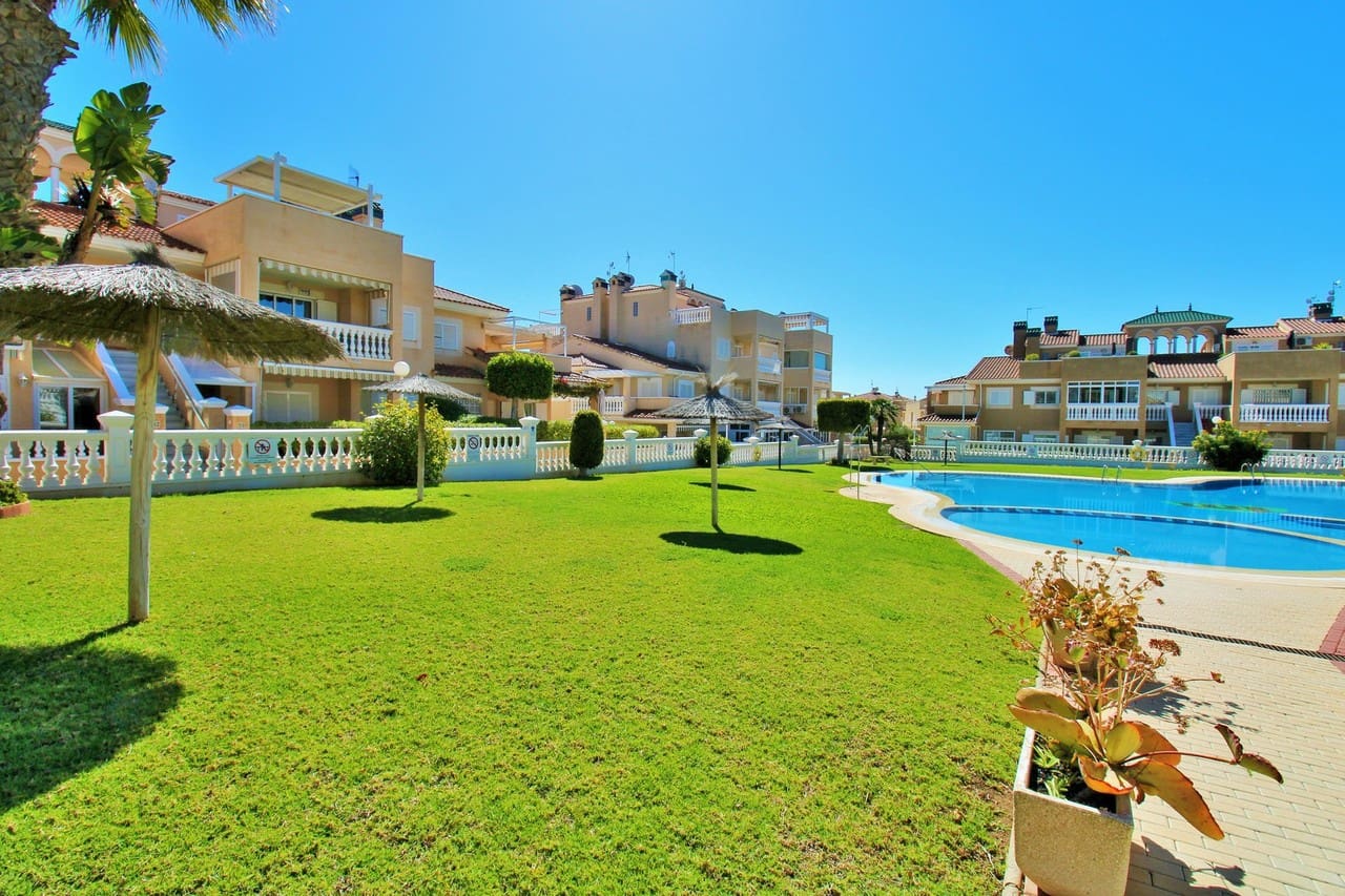 2 bedroom Apartment for sale in Playa Flamenca with pool - € 199,995 (Ref: 9780248)