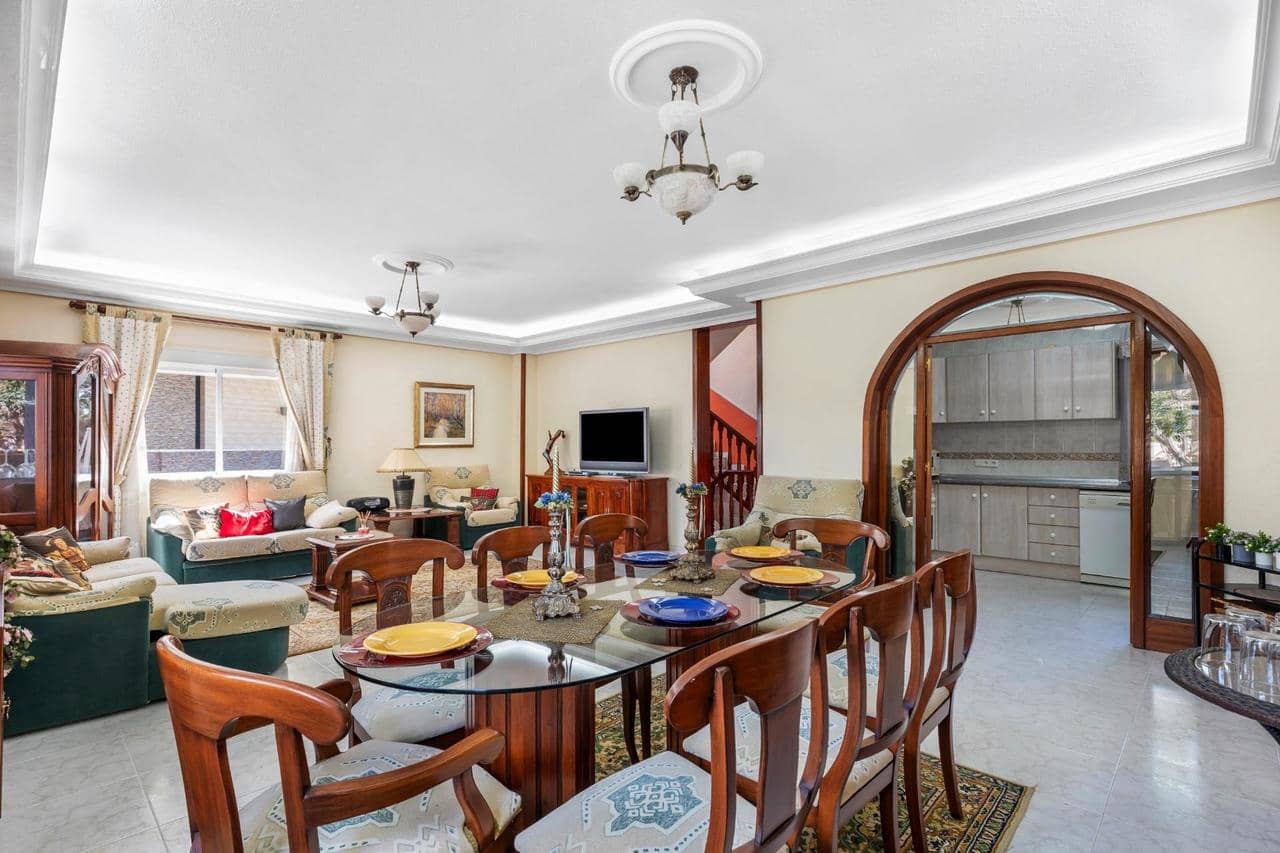 5 bedroom Villa for sale in Rojales with pool - € 599,000 (Ref: 9783119)