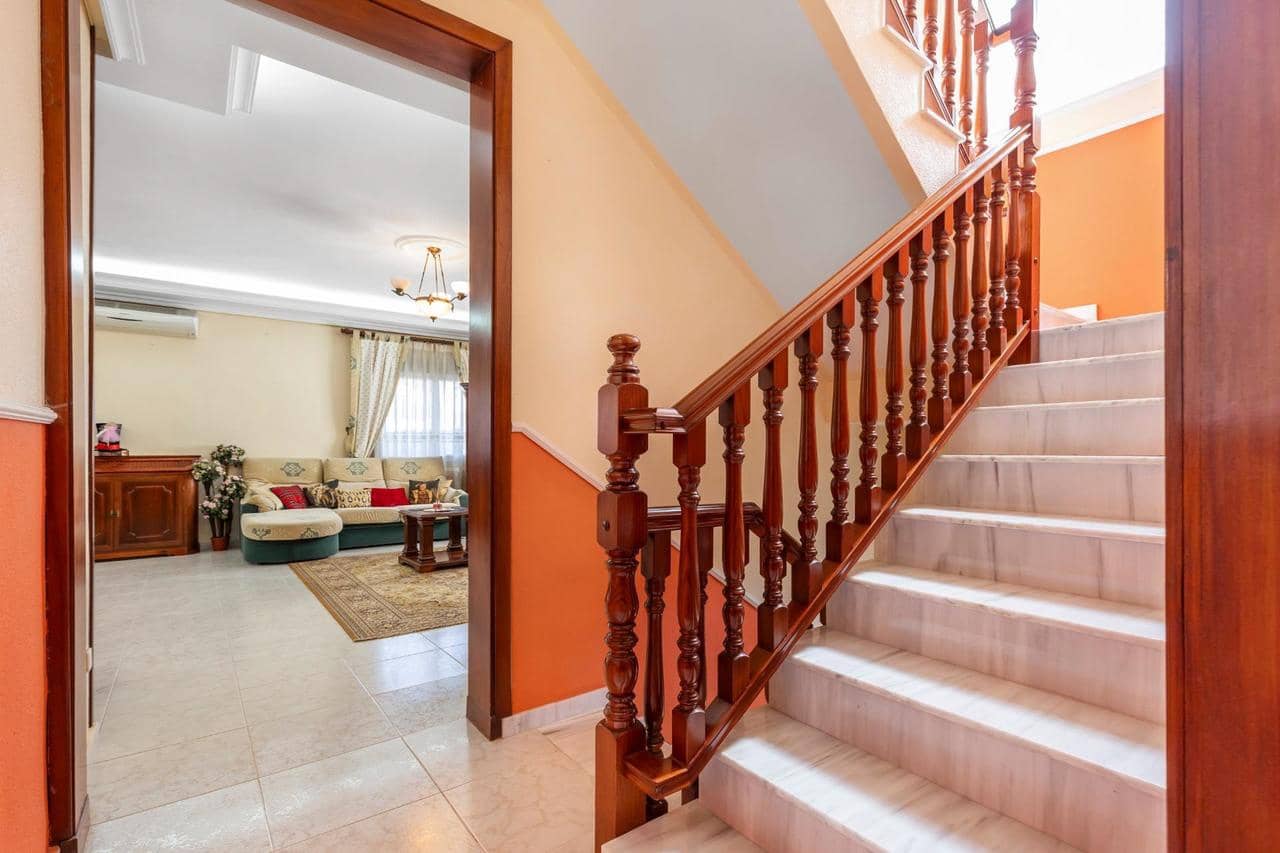 5 bedroom Villa for sale in Rojales with pool - € 599,000 (Ref: 9783119)