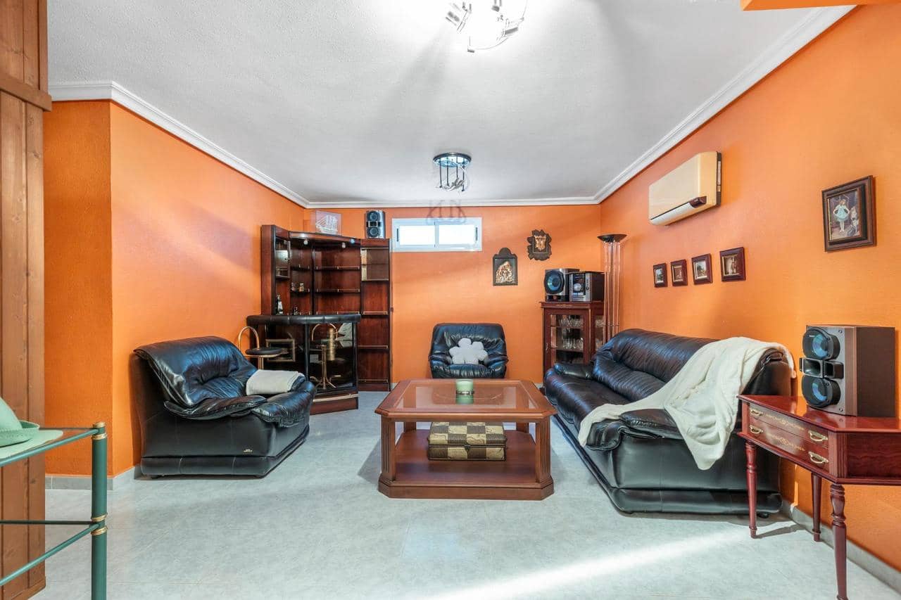 5 bedroom Villa for sale in Rojales with pool - € 599,000 (Ref: 9783119)