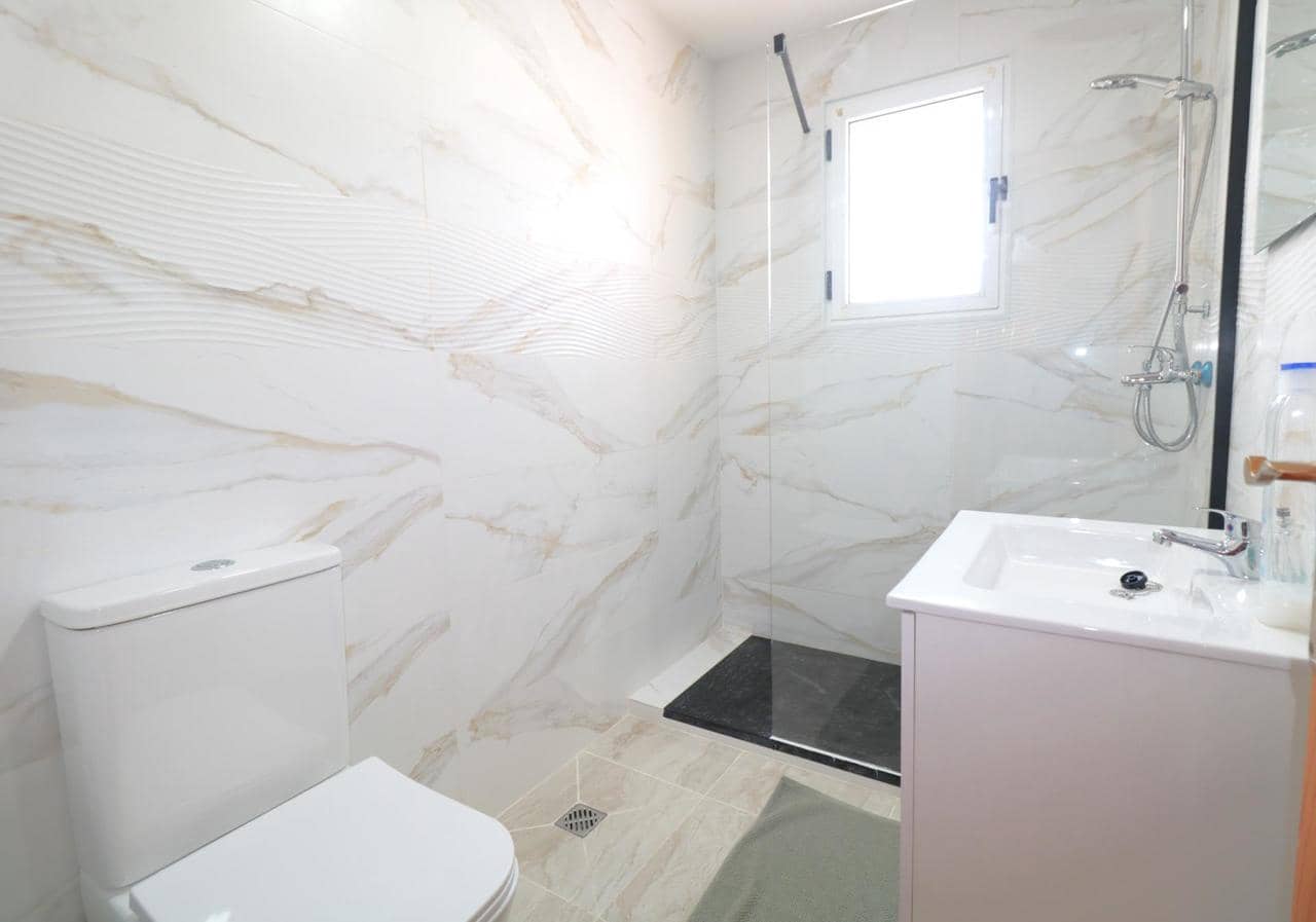 Casa de 3 habitaciones en Torrevieja en venta con piscina - 228.000 € (Ref: 9783120)