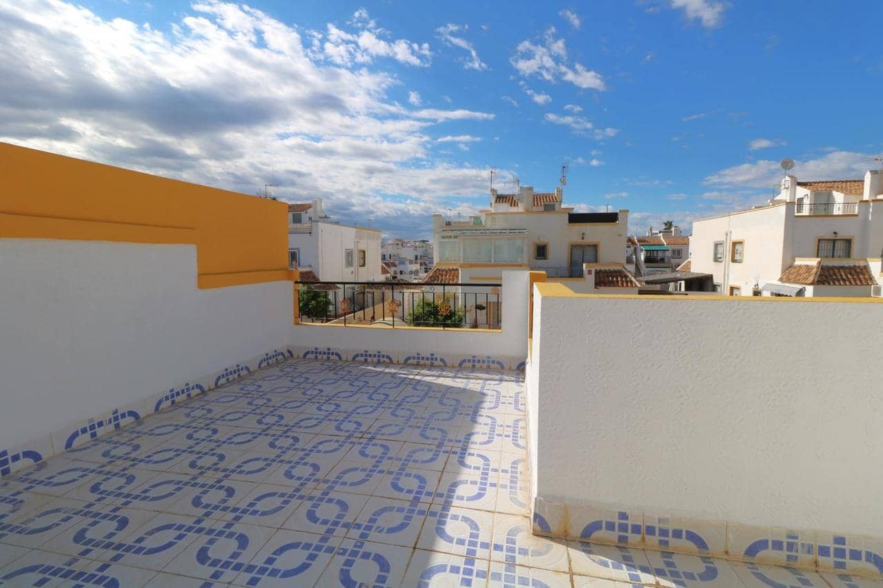 Casa de 3 habitaciones en Torrevieja en venta con piscina - 228.000 € (Ref: 9783120)