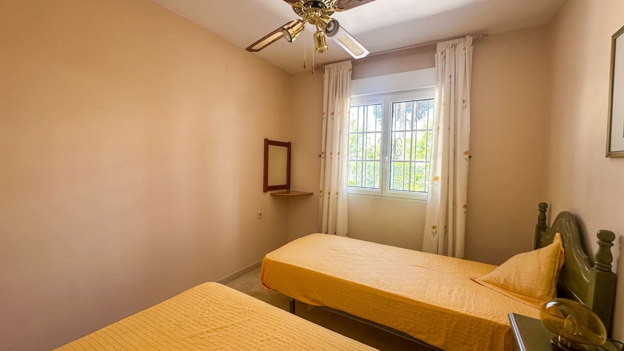 Casa de 2 habitaciones en Orihuela Costa en venta - 229.000 € (Ref: 9783125)