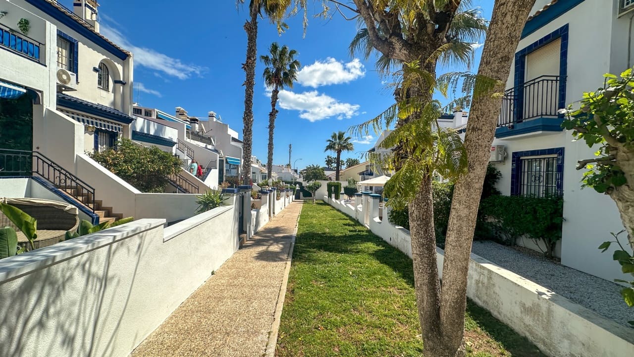 Casa de 2 habitaciones en Orihuela Costa en venta - 229.000 € (Ref: 9783125)