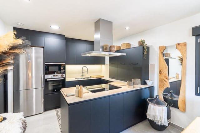 Chalet de 4 habitaciones en Benijófar en venta - 724.900 € (Ref: 9783132)