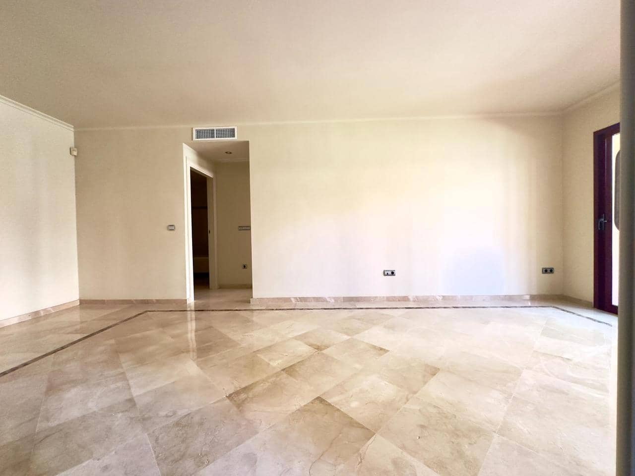 1 soveværelse Lejlighed til salg i Los Alcazares med swimmingpool - € 129.000 (Ref: 9783641)