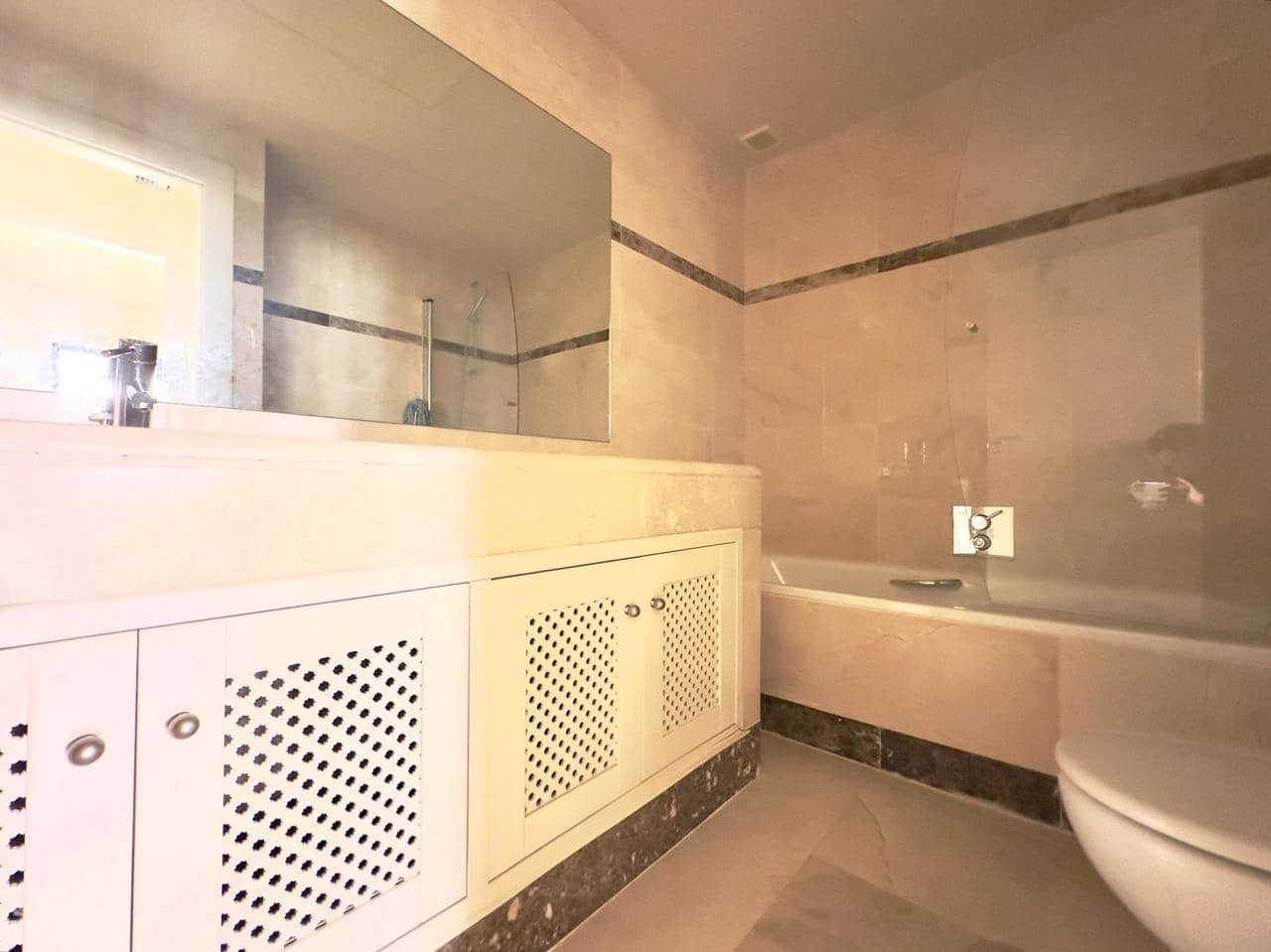 1 soveværelse Lejlighed til salg i Los Alcazares med swimmingpool - € 129.000 (Ref: 9783641)