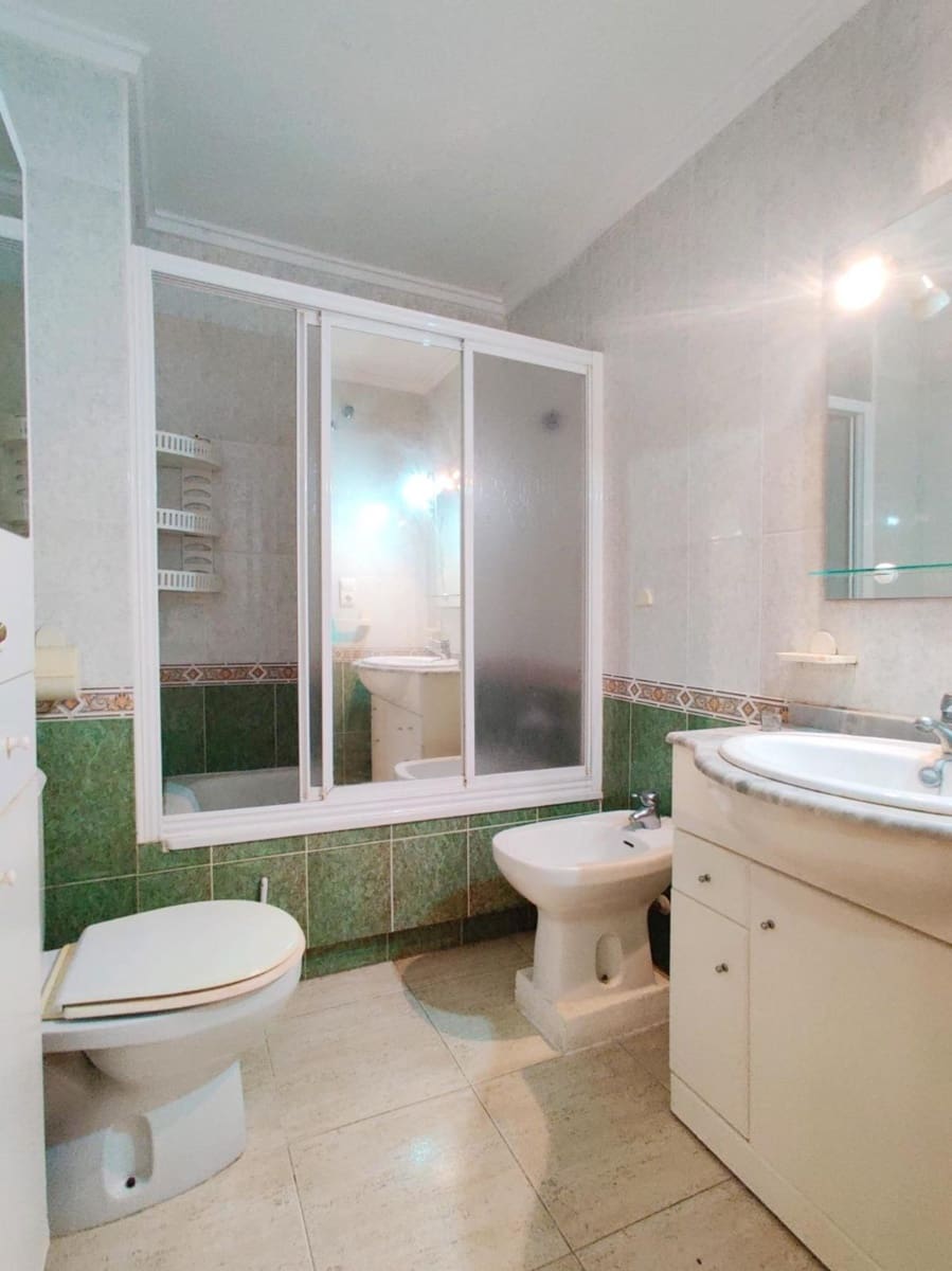 3 chambre Penthouse à vendre à Torrevieja avec piscine - 160 000 € (Ref: 9783645)