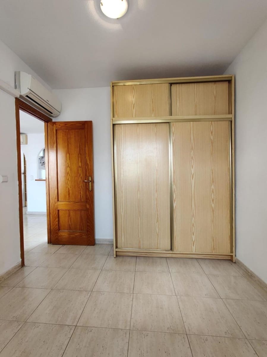 3 chambre Penthouse à vendre à Torrevieja avec piscine - 160 000 € (Ref: 9783645)