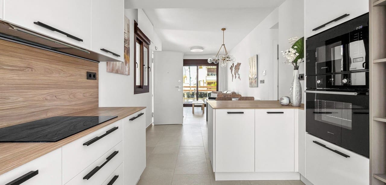 2 slaapkamer Appartement te koop in Torrevieja - € 312.500 (Ref: 9783647)