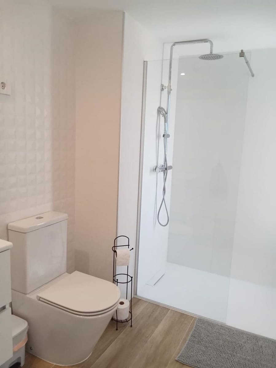 2 slaapkamer Appartement te koop in Torrevieja met zwembad - € 539.000 (Ref: 9794286)