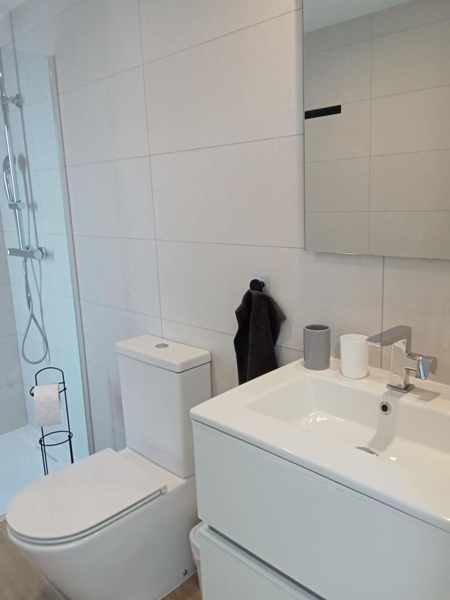 2 slaapkamer Appartement te koop in Torrevieja met zwembad - € 539.000 (Ref: 9794286)