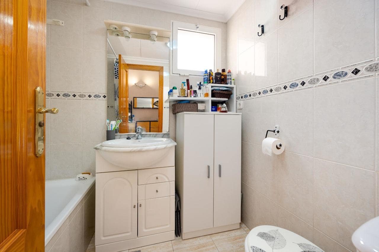 2 sypialnia Apartament na sprzedaż w Torrevieja z basenem - 140 000 € (Ref: 9794287)