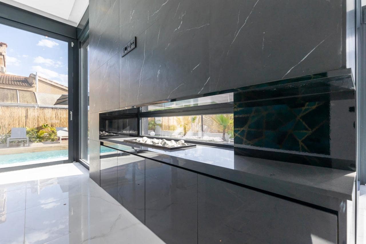 3 chambre Villa/Maison à vendre à Torrevieja avec piscine - 639 000 € (Ref: 9794288)