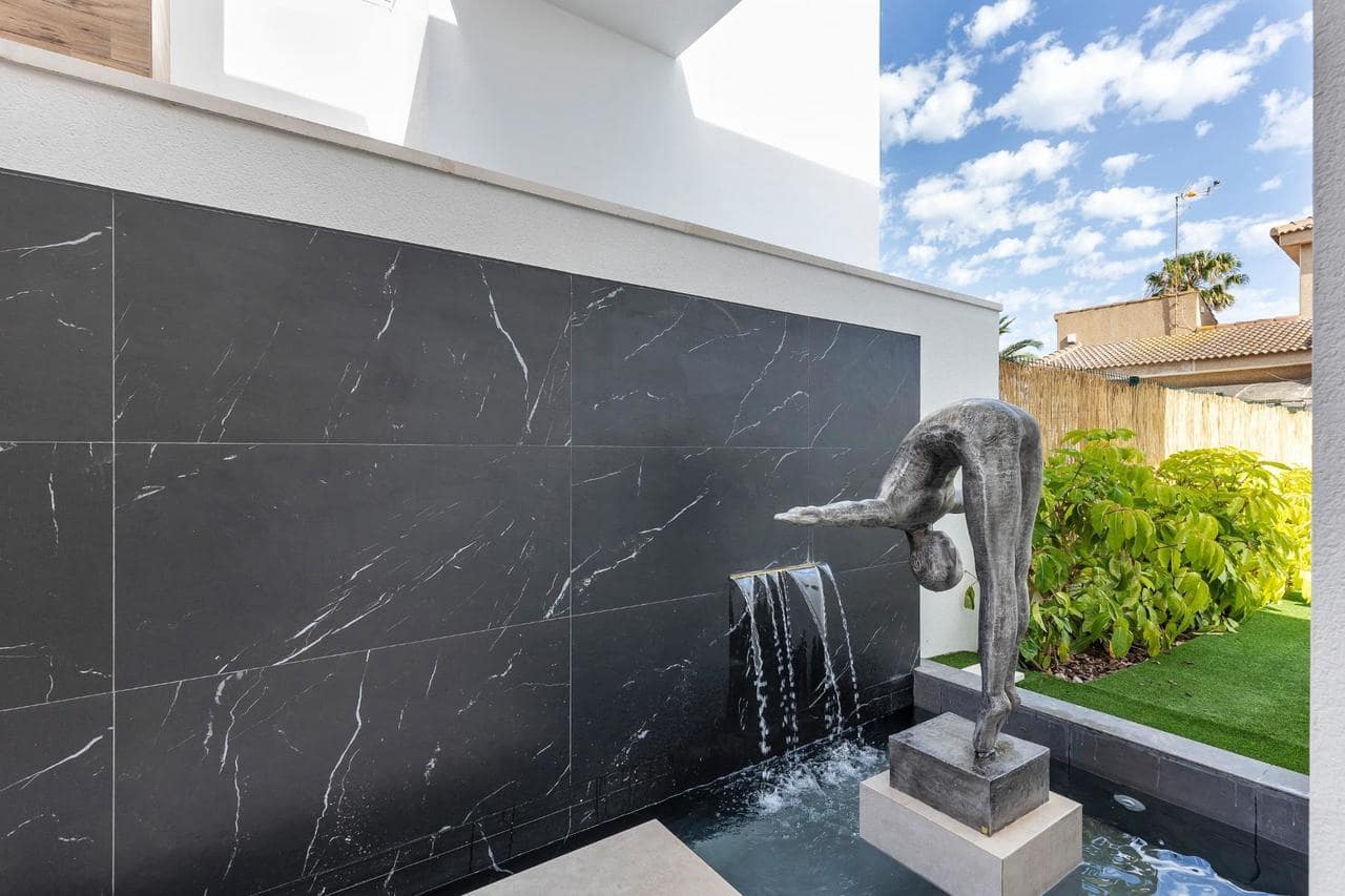 3 chambre Villa/Maison à vendre à Torrevieja avec piscine - 639 000 € (Ref: 9794288)