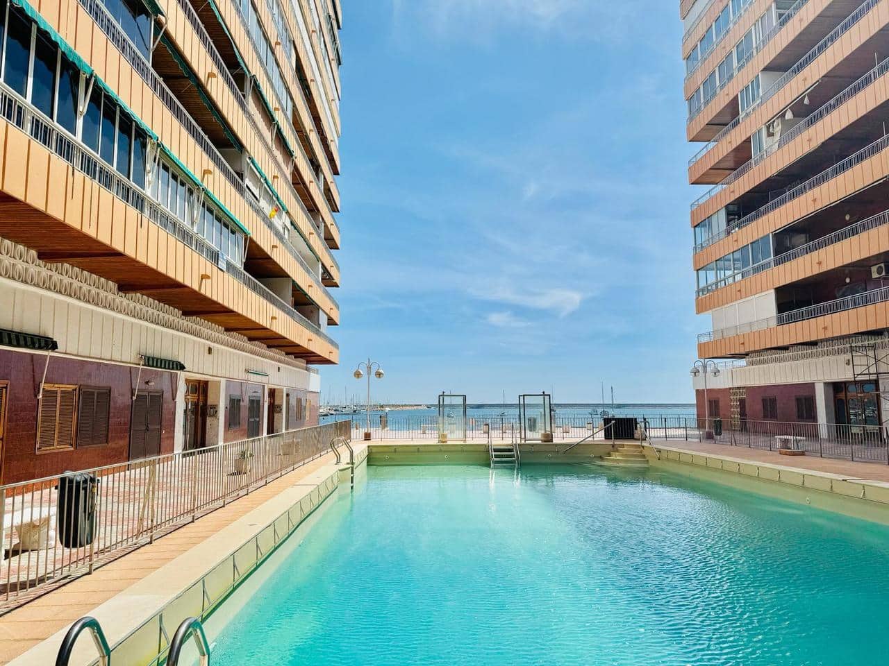 3 bedroom Apartment for sale in Torrevieja - € 224,000 (Ref: 9796173)