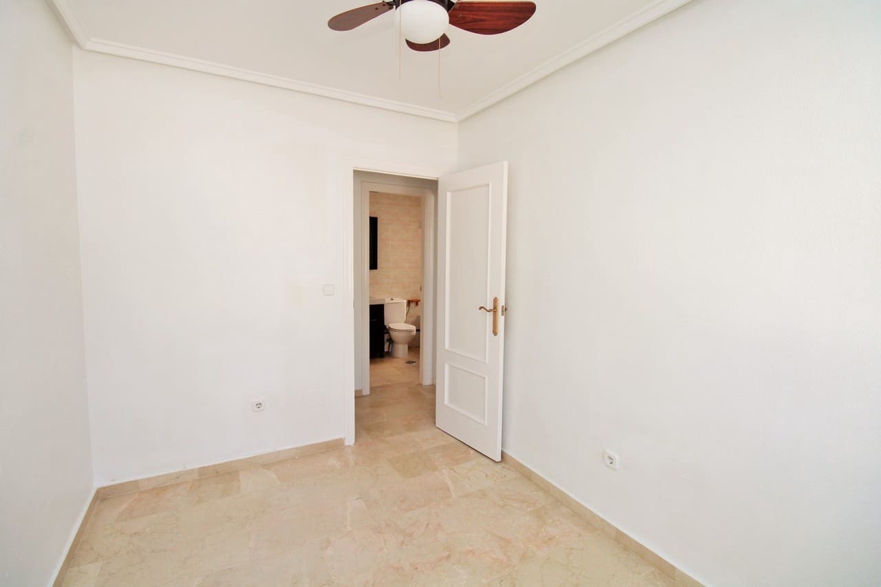 3 chambre Maison de Ville à vendre à Villamartin avec piscine - 229 000 € (Ref: 9796188)