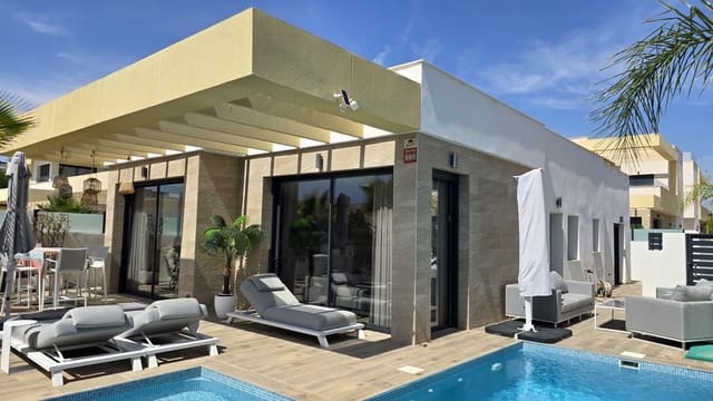 3 slaapkamer Villa te koop in Los Montesinos met zwembad - € 520.000 (Ref: 9798947)
