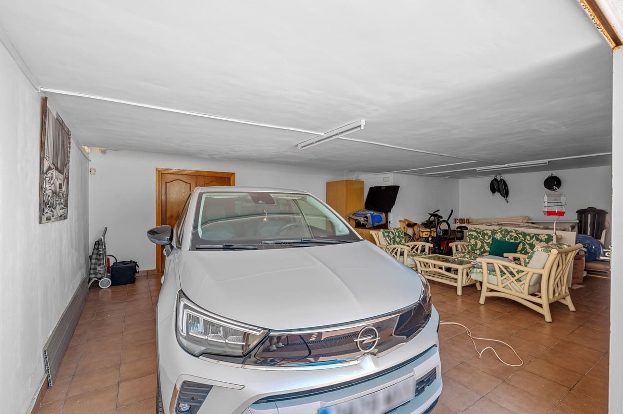 6 sypialnia Willa na sprzedaż w Torrevieja z basenem - 950 000 € (Ref: 9798959)