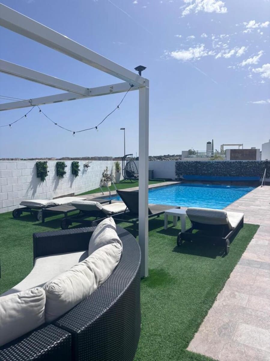 5 quarto Moradia para venda em Villamartin - 699 000 € (Ref: 9801265)