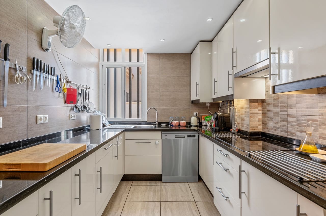 2 bedroom Townhouse for sale in San Miguel de Salinas with pool garage - € 189,500 (Ref: 9804078)