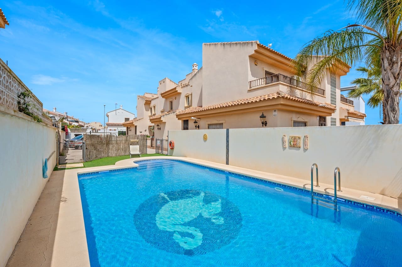 2 bedroom Townhouse for sale in San Miguel de Salinas with pool garage - € 189,500 (Ref: 9804078)