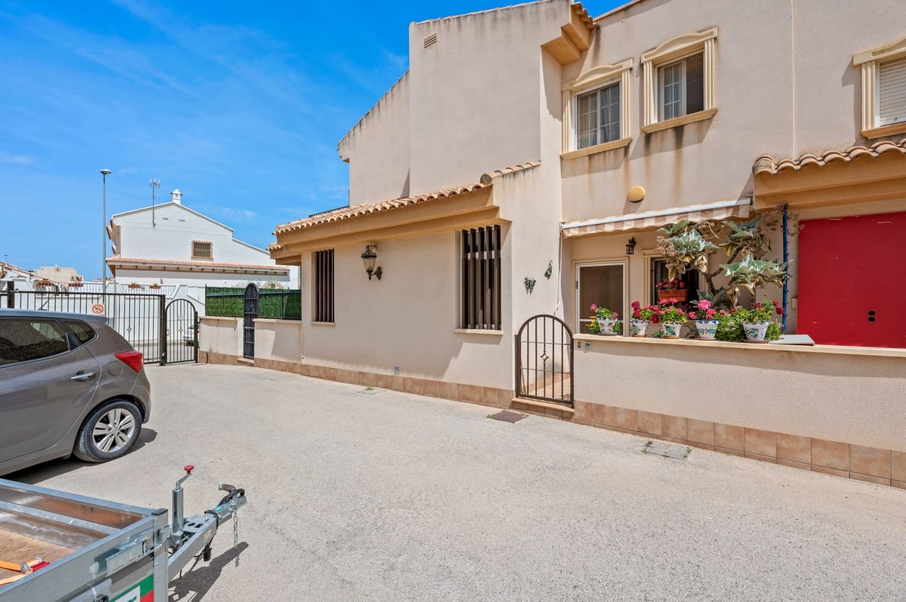 2 bedroom Townhouse for sale in San Miguel de Salinas with pool garage - € 189,500 (Ref: 9804078)