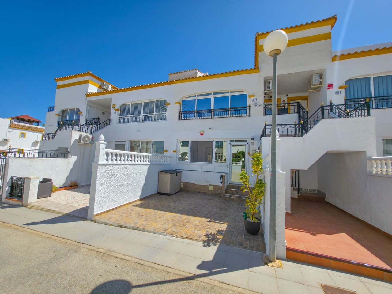 2 slaapkamer Appartement te koop in Entre Naranjos - € 135.000 (Ref: 9806223)