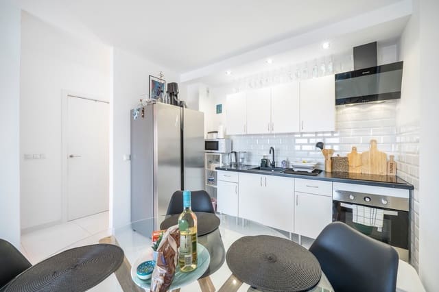 1 bedroom Apartment for sale in Dehesa de Campoamor, Orihuela - € 149,000 (Ref: 9806224)