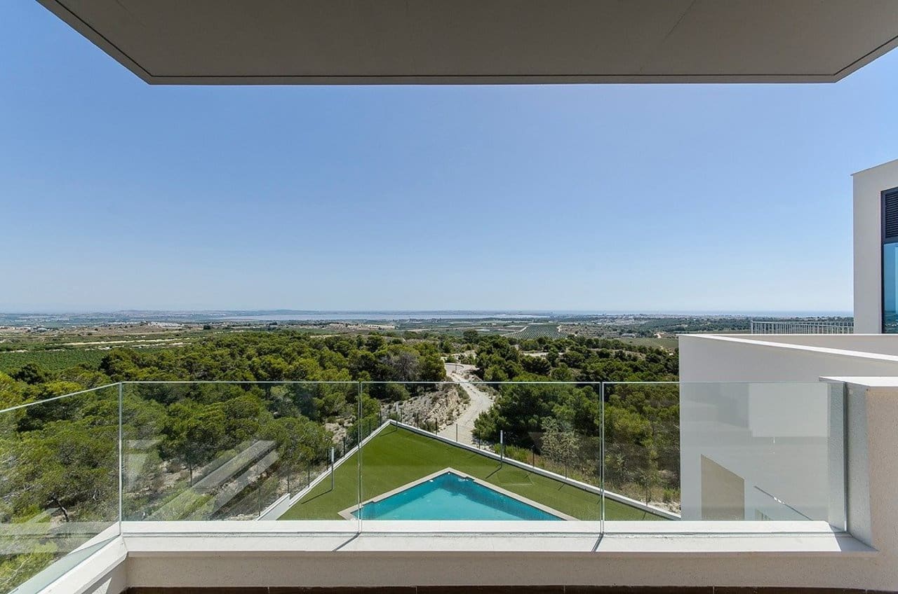 3 sypialnia Bungalow na sprzedaż w San Miguel de Salinas z basenem garażem - 399 000 € (Ref: 9807785)