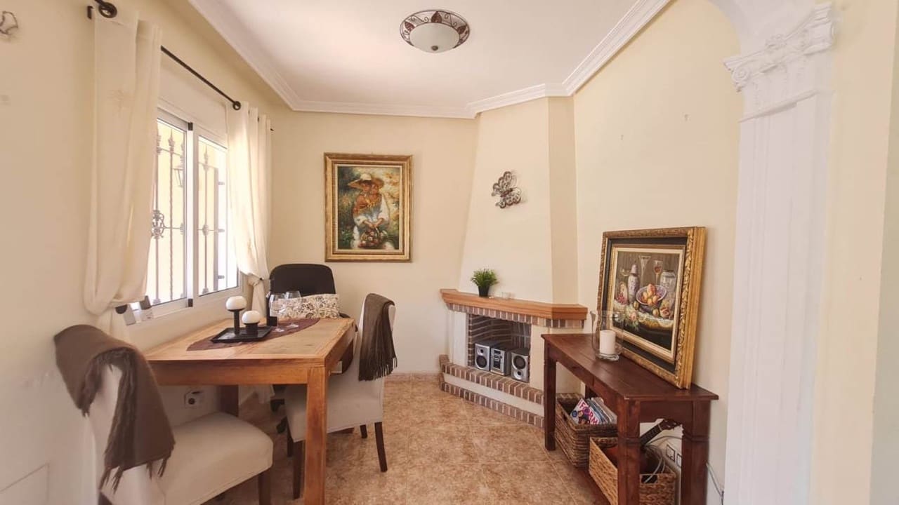 3 soveværelse Villa til salg i Villamartin med swimmingpool garage - € 255.000 (Ref: 9807790)