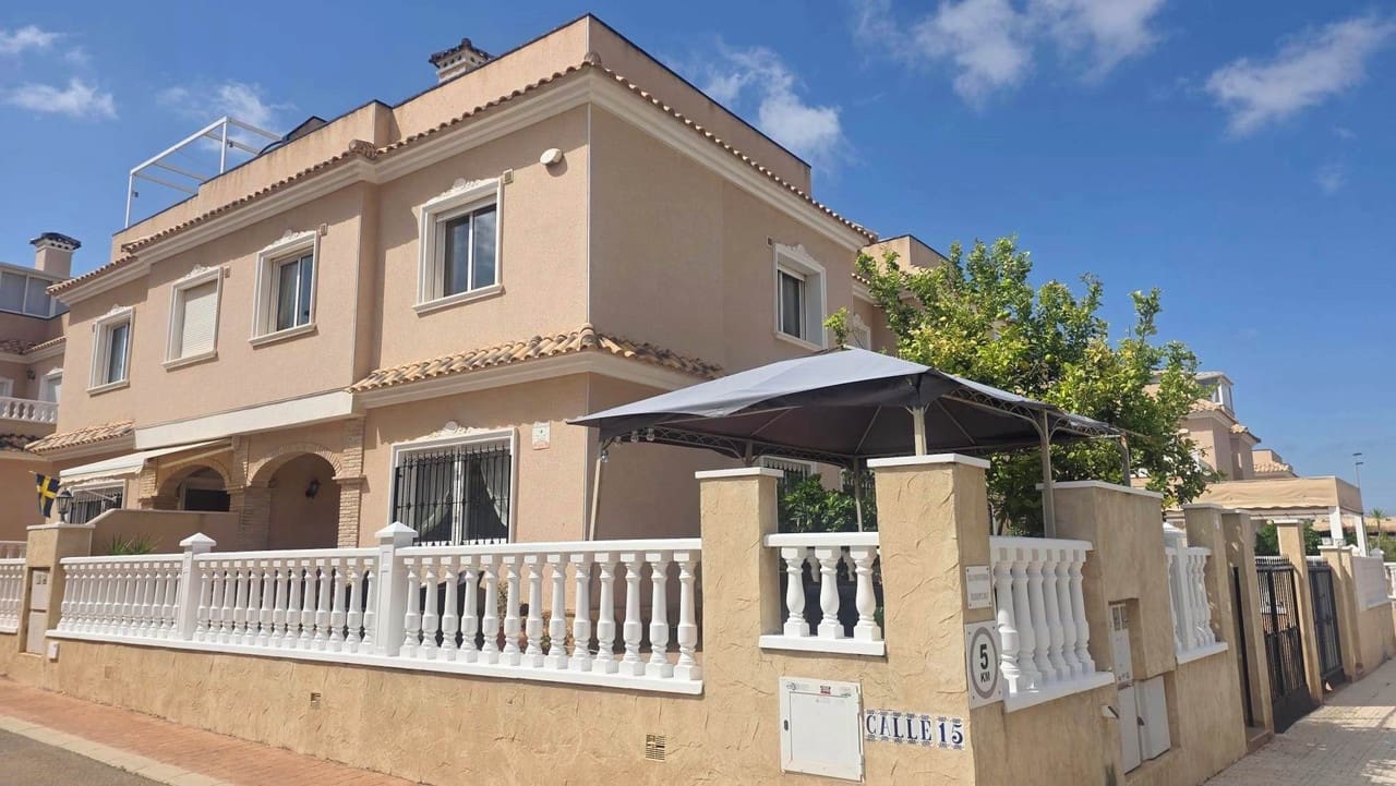 3 soveværelse Villa til salg i Villamartin med swimmingpool garage - € 255.000 (Ref: 9807790)