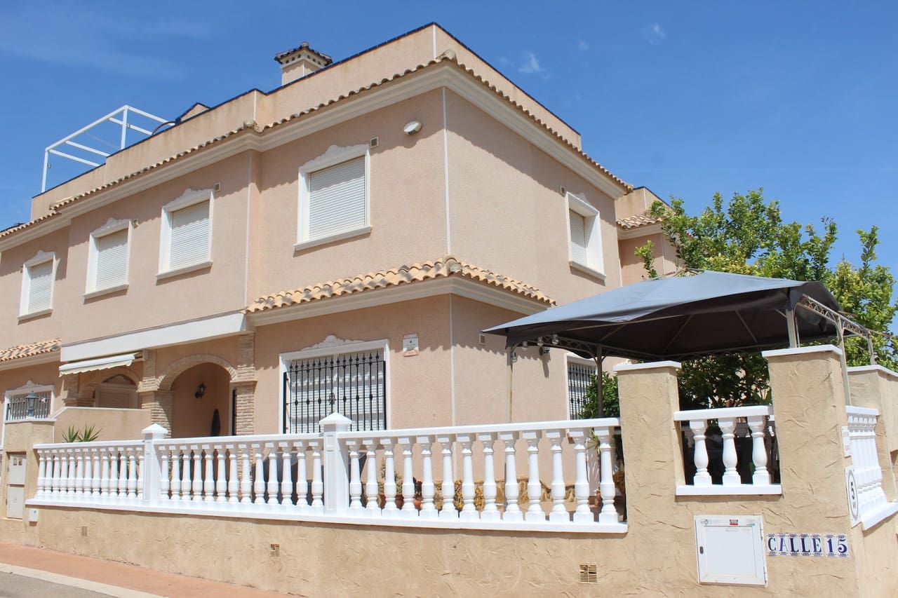 3 soveværelse Villa til salg i Villamartin med swimmingpool garage - € 255.000 (Ref: 9807790)