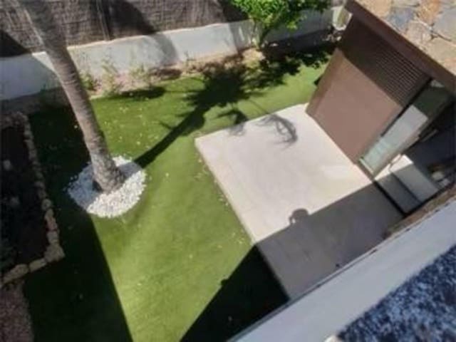 2 bedroom Villa for sale in Dehesa de Campoamor, Orihuela - € 299,000 (Ref: 9807792)