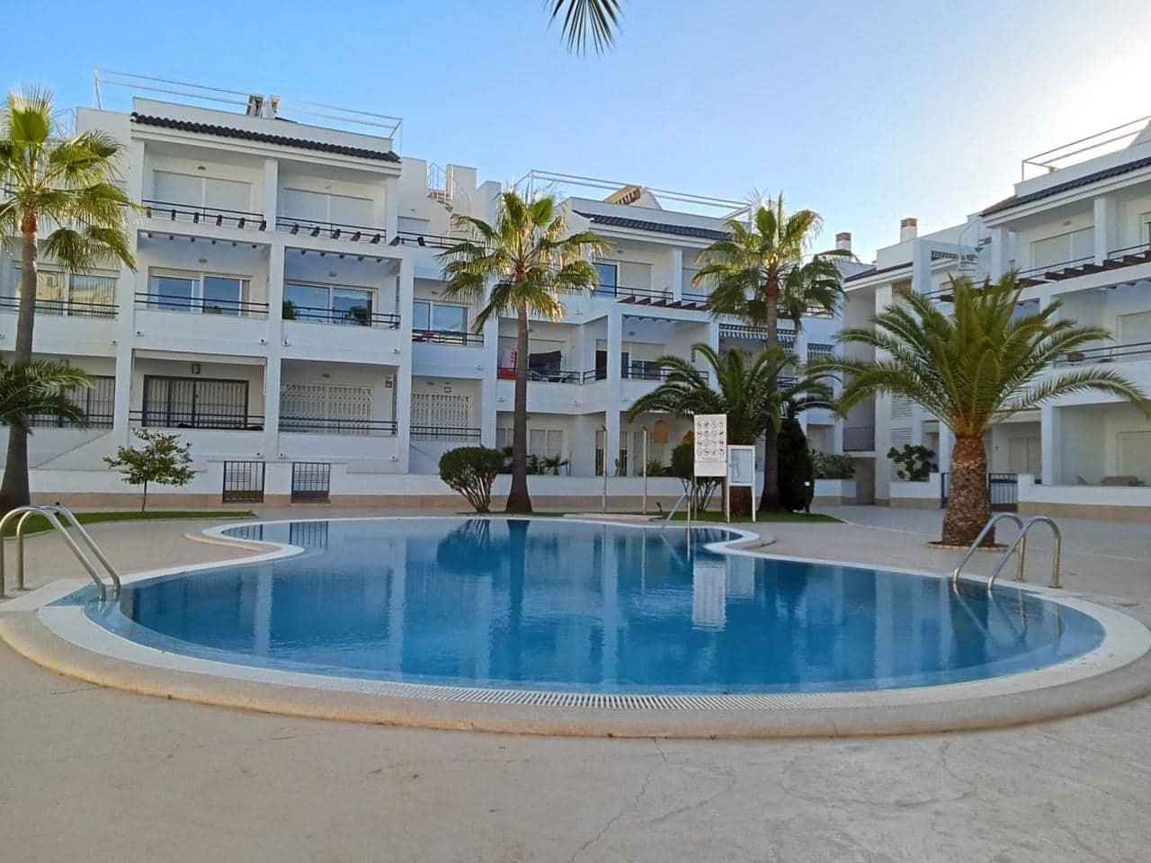 2 sypialnia Penthouse na sprzedaż w Torrevieja z basenem - 258 150 € (Ref: 9813234)