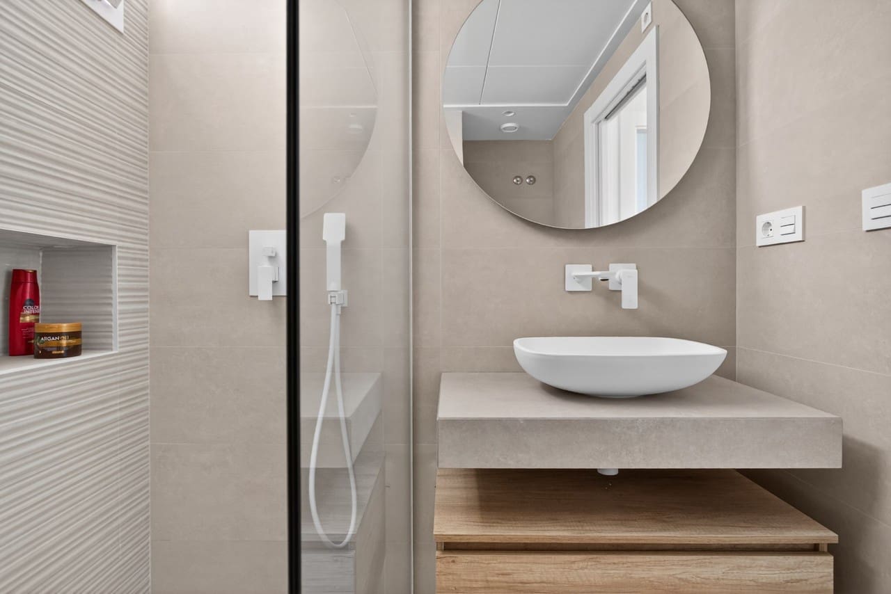 Apartamento de 2 habitaciones en Guardamar del Segura en venta - 325.000 € (Ref: 9813235)