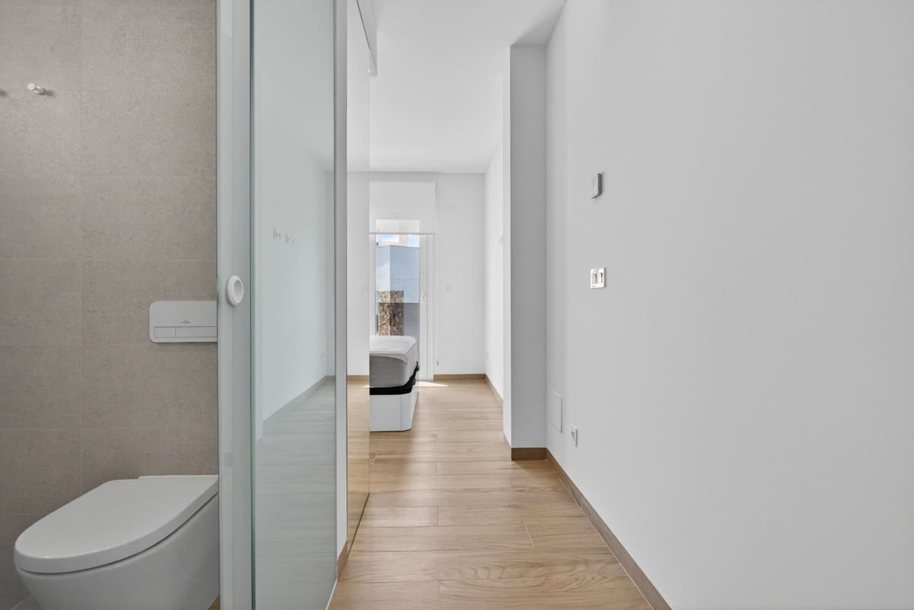 Apartamento de 2 habitaciones en Guardamar del Segura en venta - 325.000 € (Ref: 9813235)