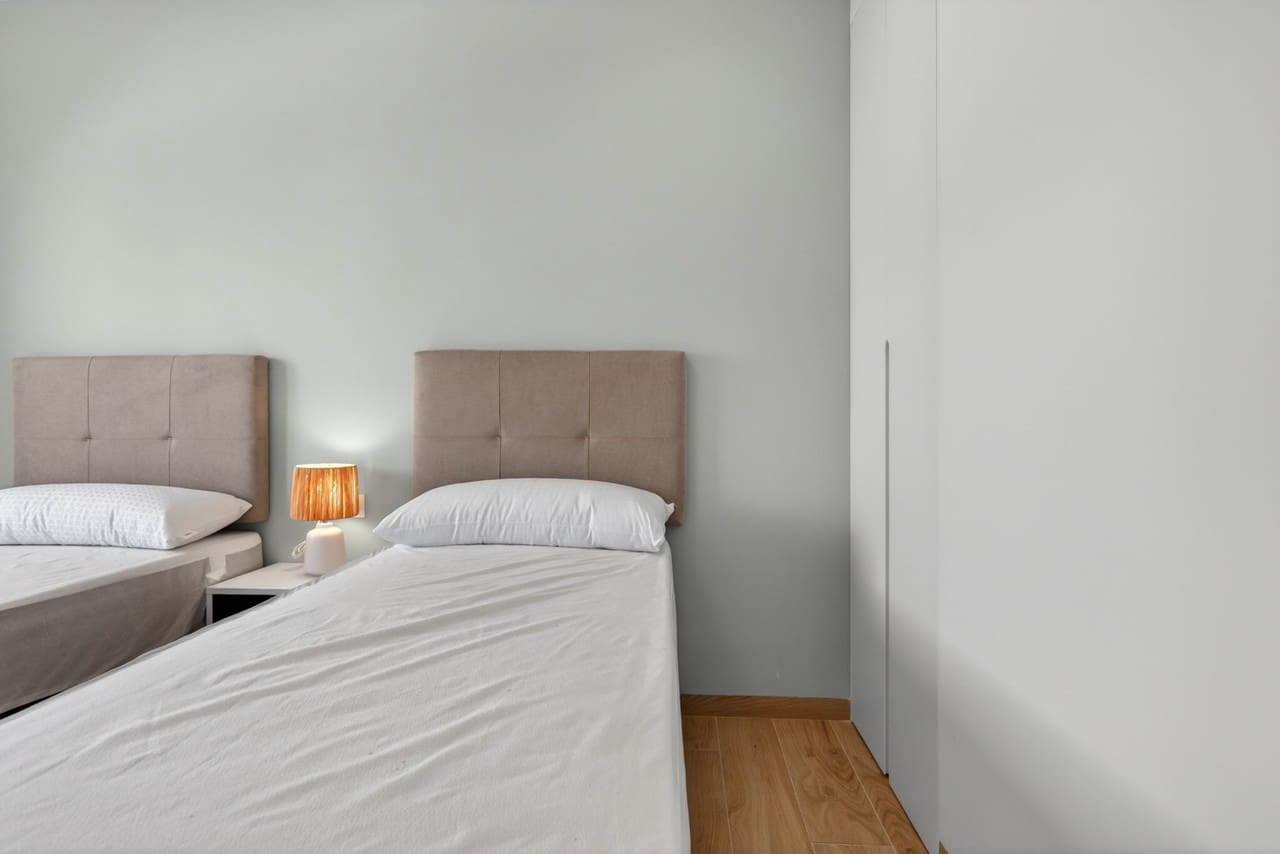 Apartamento de 2 habitaciones en Guardamar del Segura en venta - 325.000 € (Ref: 9813235)