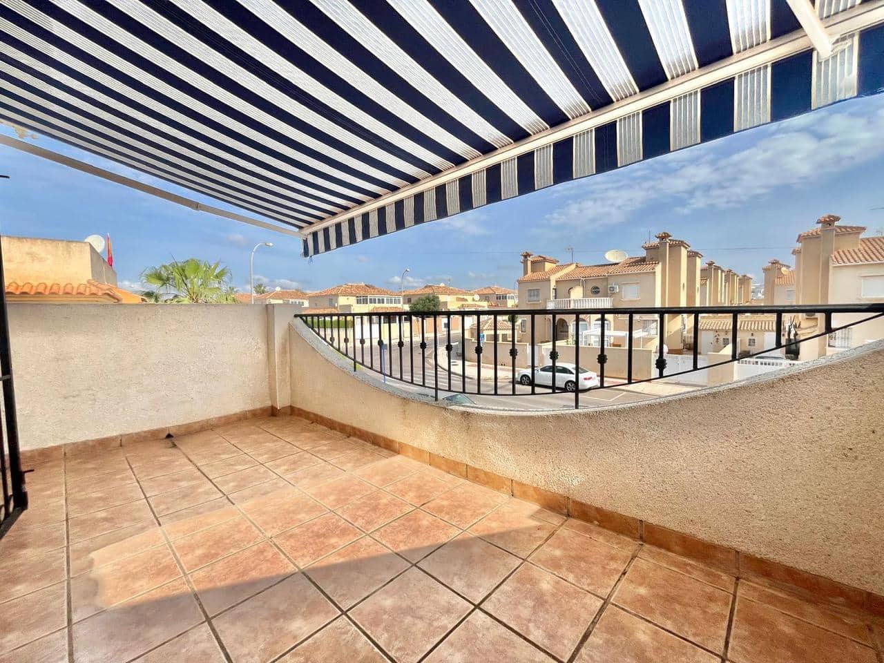 3 Zimmer Haus zu verkaufen in Orihuela Costa mit Pool - 249.500 € (Ref: 9813236)
