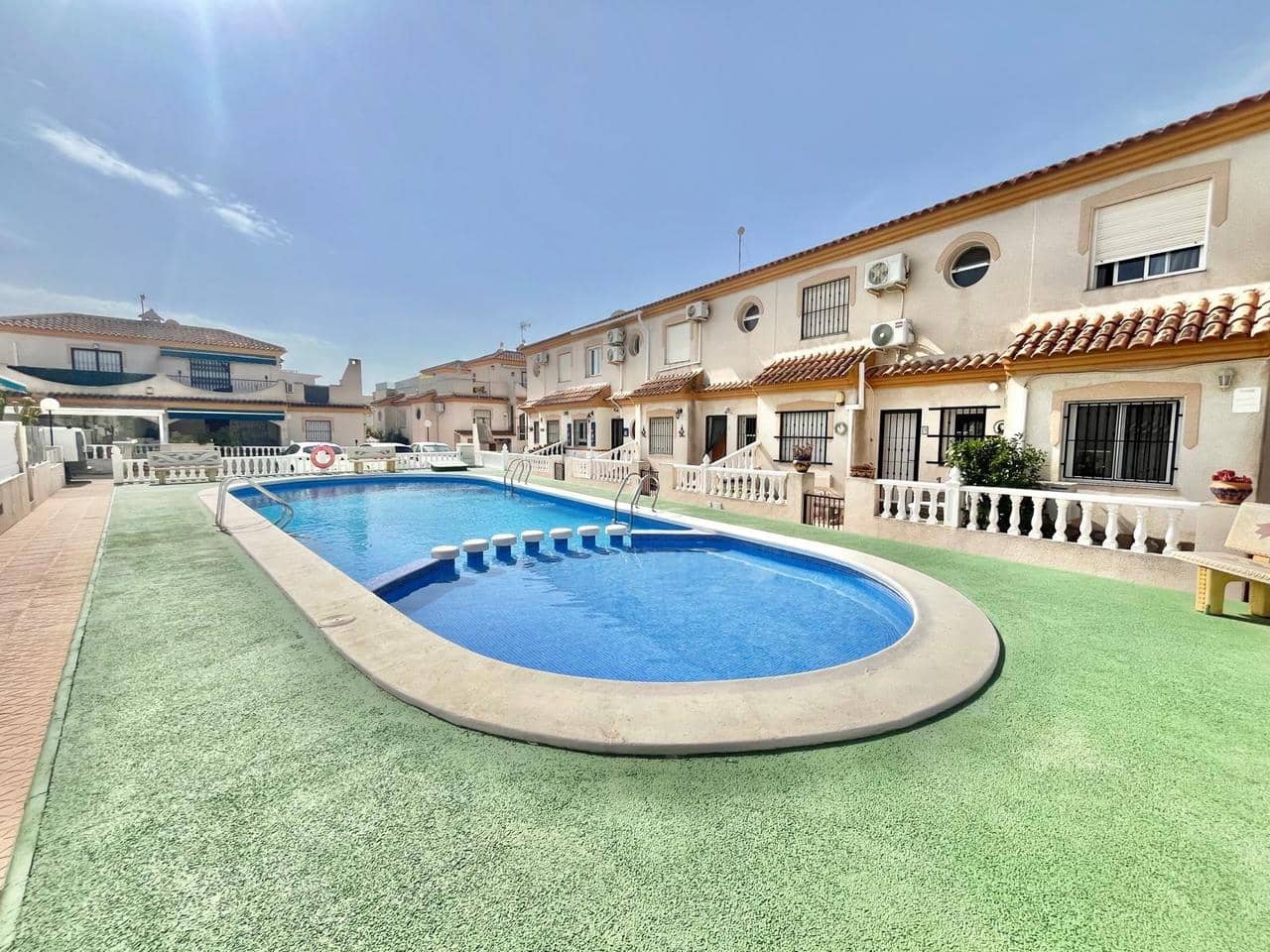 3 Zimmer Haus zu verkaufen in Orihuela Costa mit Pool - 249.500 € (Ref: 9813236)