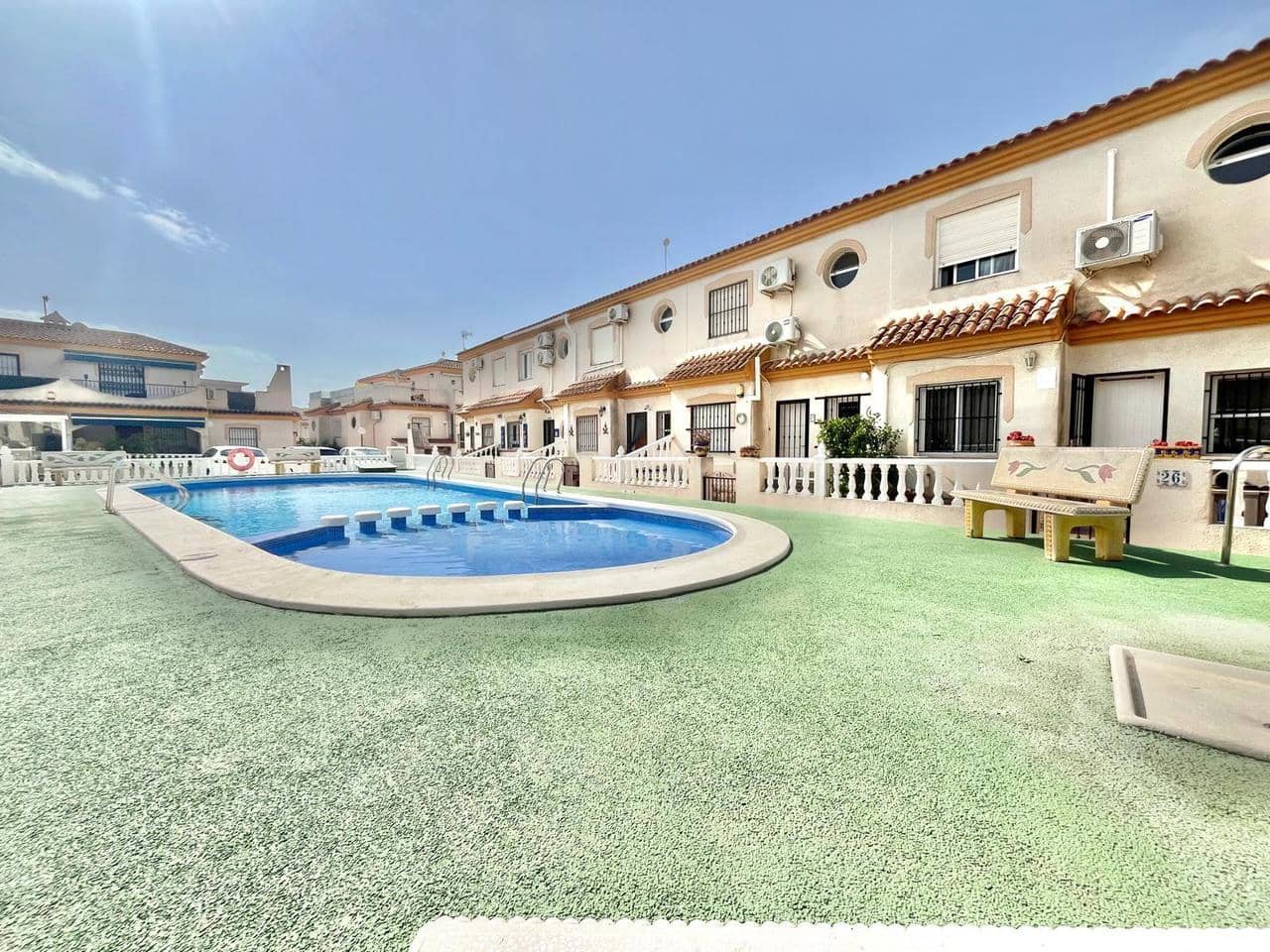 3 Zimmer Haus zu verkaufen in Orihuela Costa mit Pool - 249.500 € (Ref: 9813236)