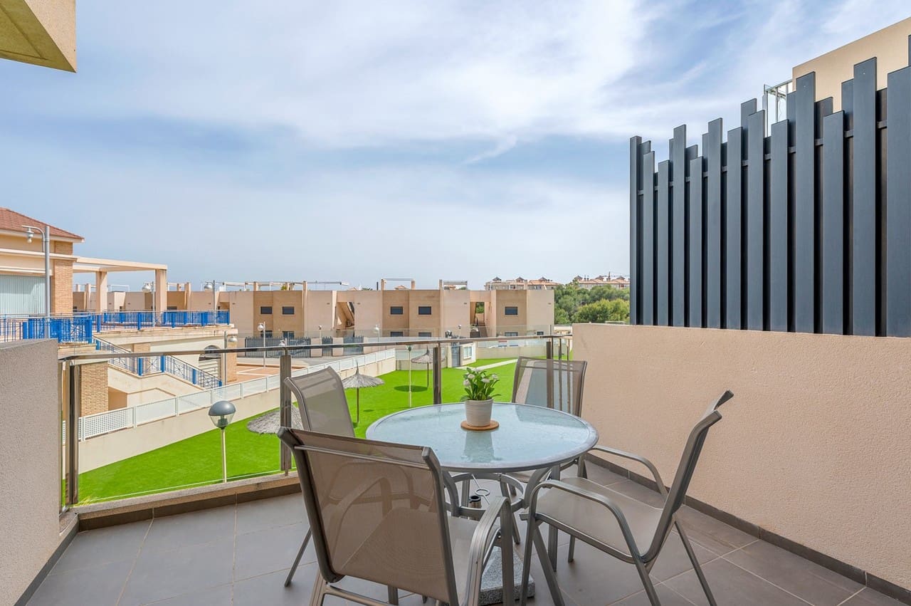 Apartamento de 2 habitaciones en Orihuela Costa en venta - 249.900 € (Ref: 9813238)