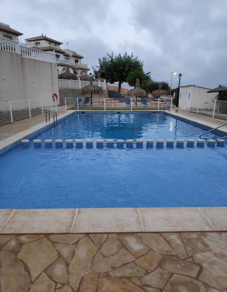 Apartamento de 2 habitaciones en Orihuela Costa en venta con piscina - 154.900 € (Ref: 9813239)