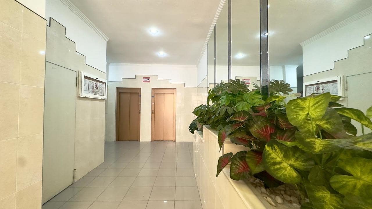 2 Zimmer Apartment zu verkaufen in Torrevieja mit Pool - 134.900 € (Ref: 9813240)