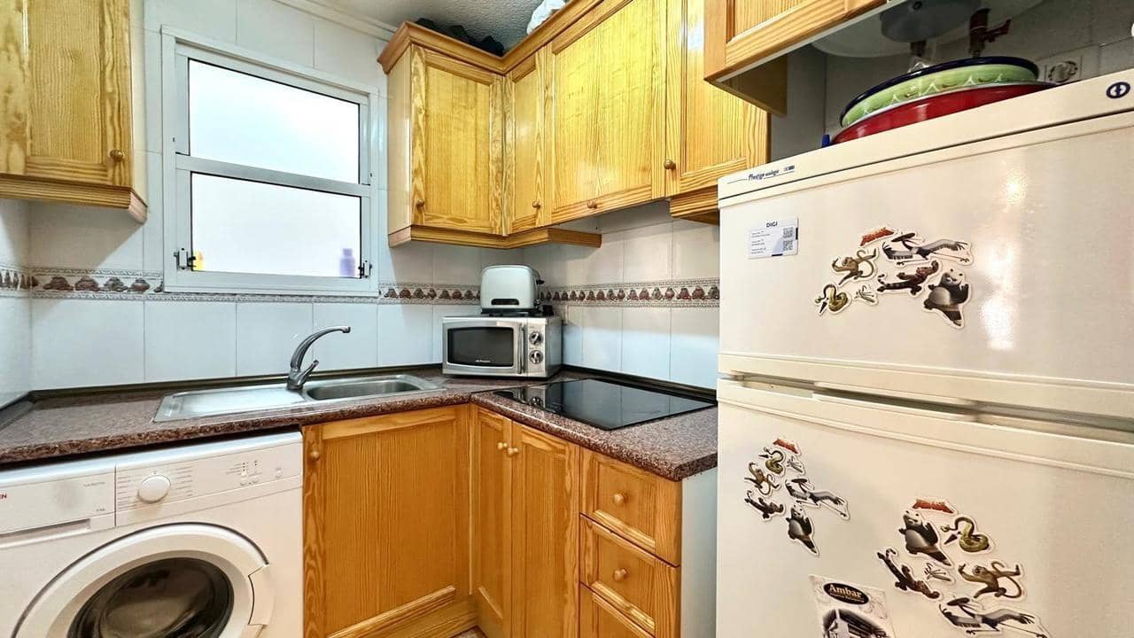 2 Zimmer Apartment zu verkaufen in Torrevieja mit Pool - 134.900 € (Ref: 9813240)