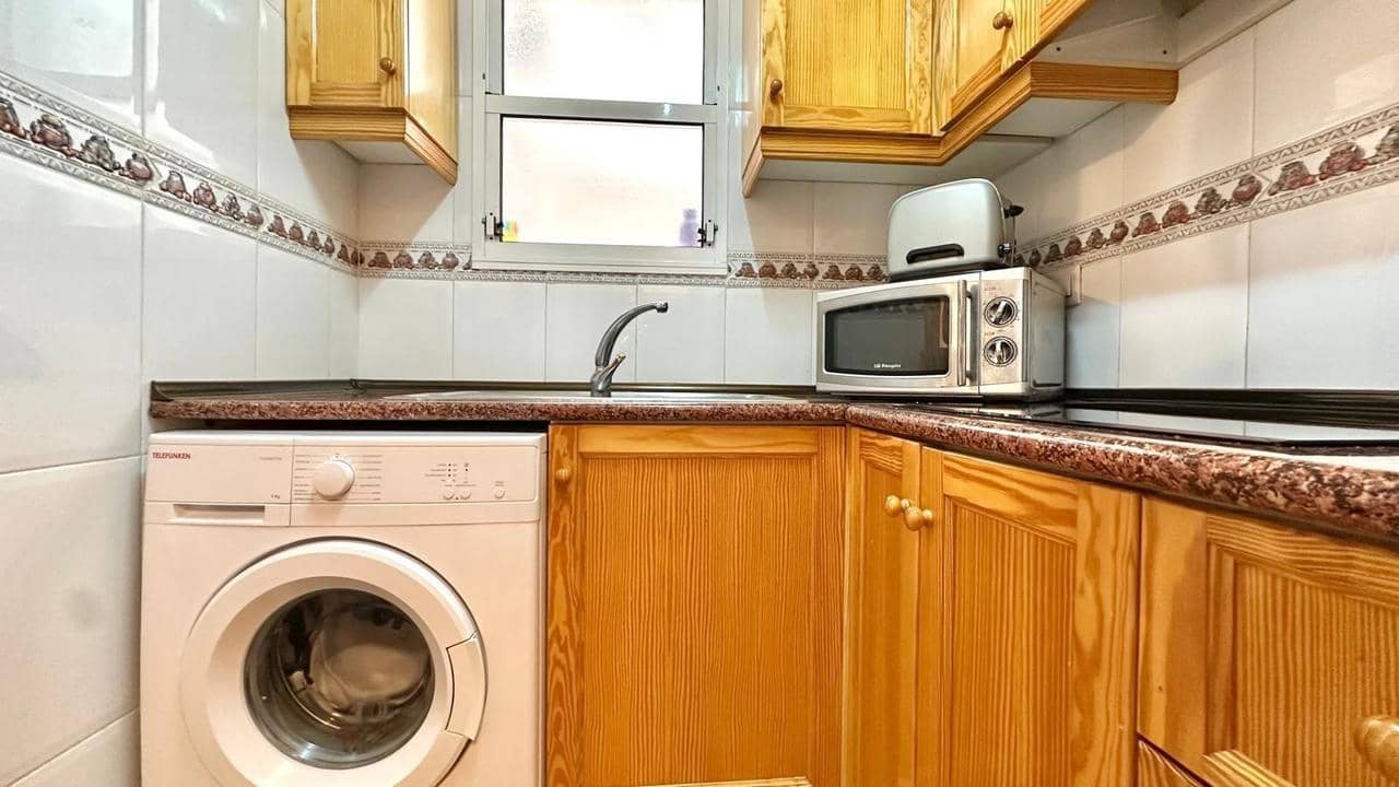 2 Zimmer Apartment zu verkaufen in Torrevieja mit Pool - 134.900 € (Ref: 9813240)