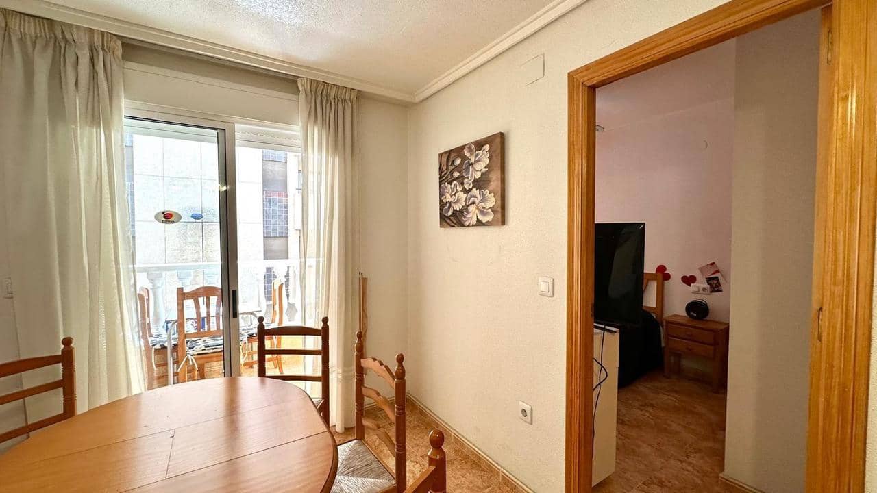 2 Zimmer Apartment zu verkaufen in Torrevieja mit Pool - 134.900 € (Ref: 9813240)