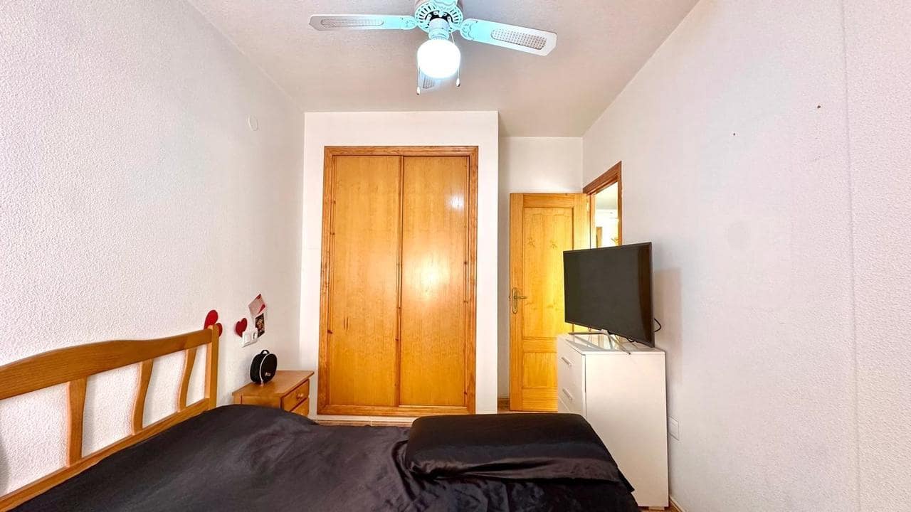 2 Zimmer Apartment zu verkaufen in Torrevieja mit Pool - 134.900 € (Ref: 9813240)